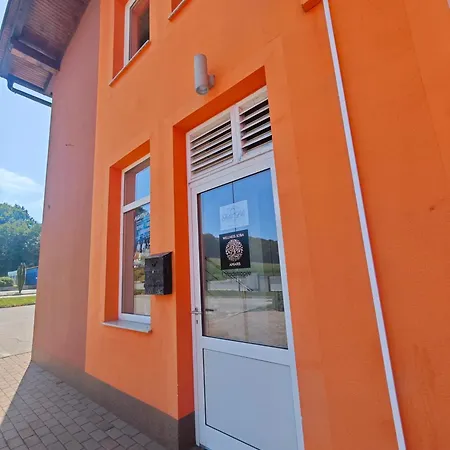 Soba Amaris Bianco ホームステイ Benedikt v Slovenskih Goricah